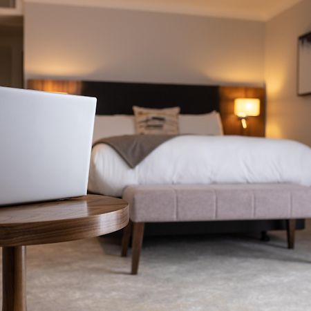 Hotel Voco Oxford Thames By Ihg Kennington  Exterior foto