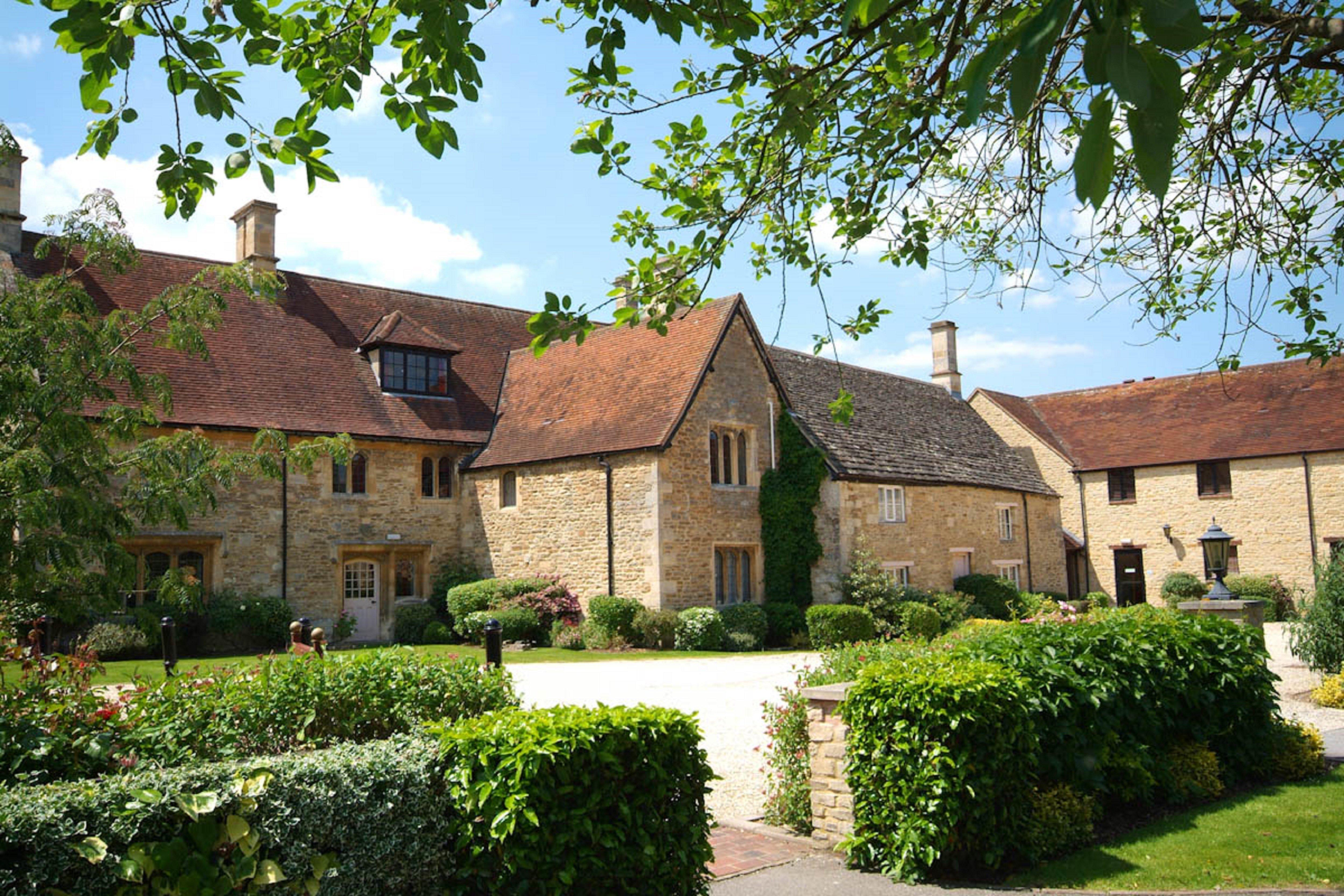 Hotel Voco Oxford Thames By Ihg Kennington  Exterior foto