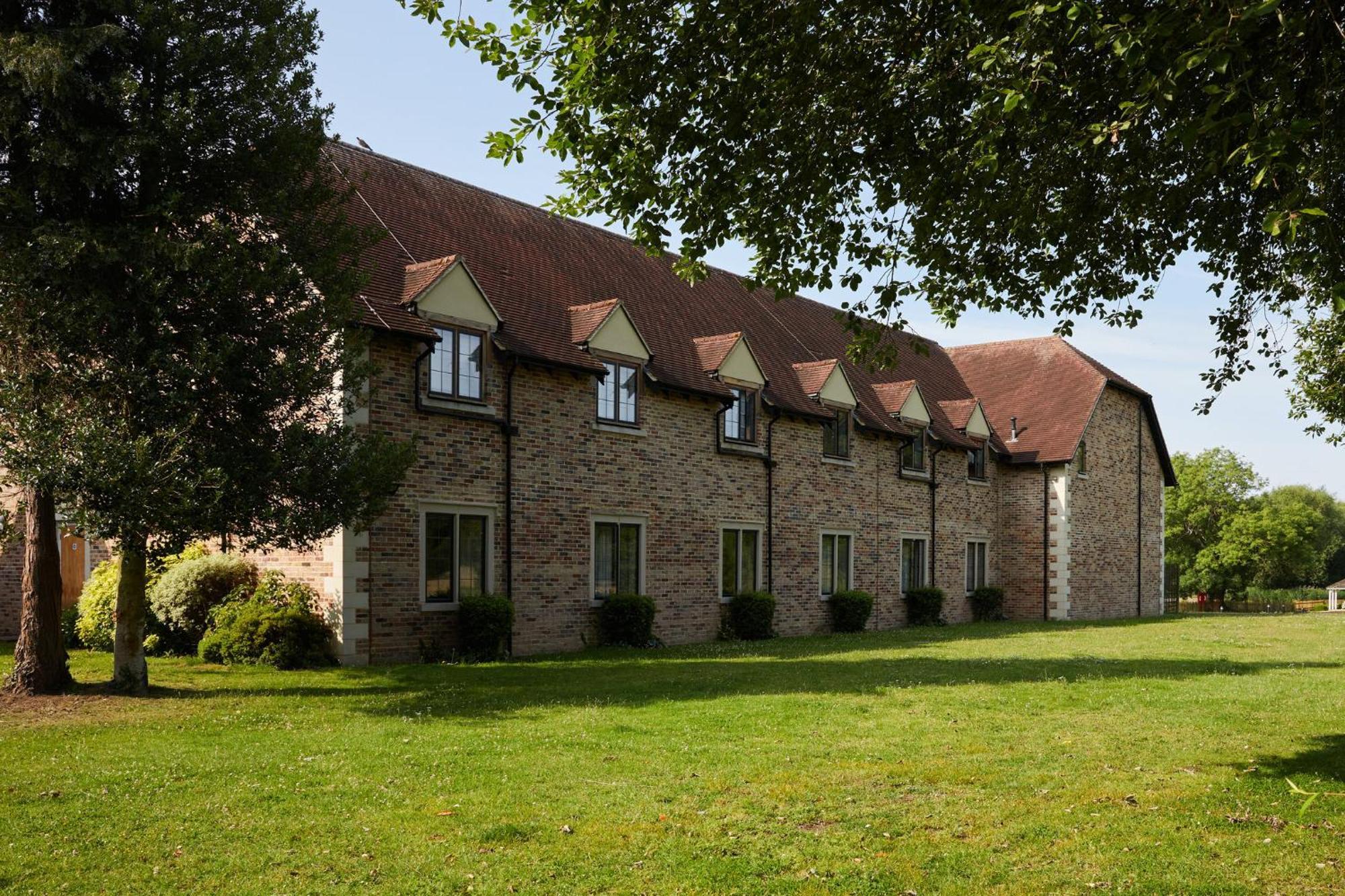 Hotel Voco Oxford Thames By Ihg Kennington  Exterior foto